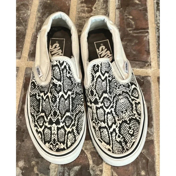 Vans Low Top Slip On Black & White Snake Print Women’s Size 5.5 Mens 4  Skate - Picture 1 of 9